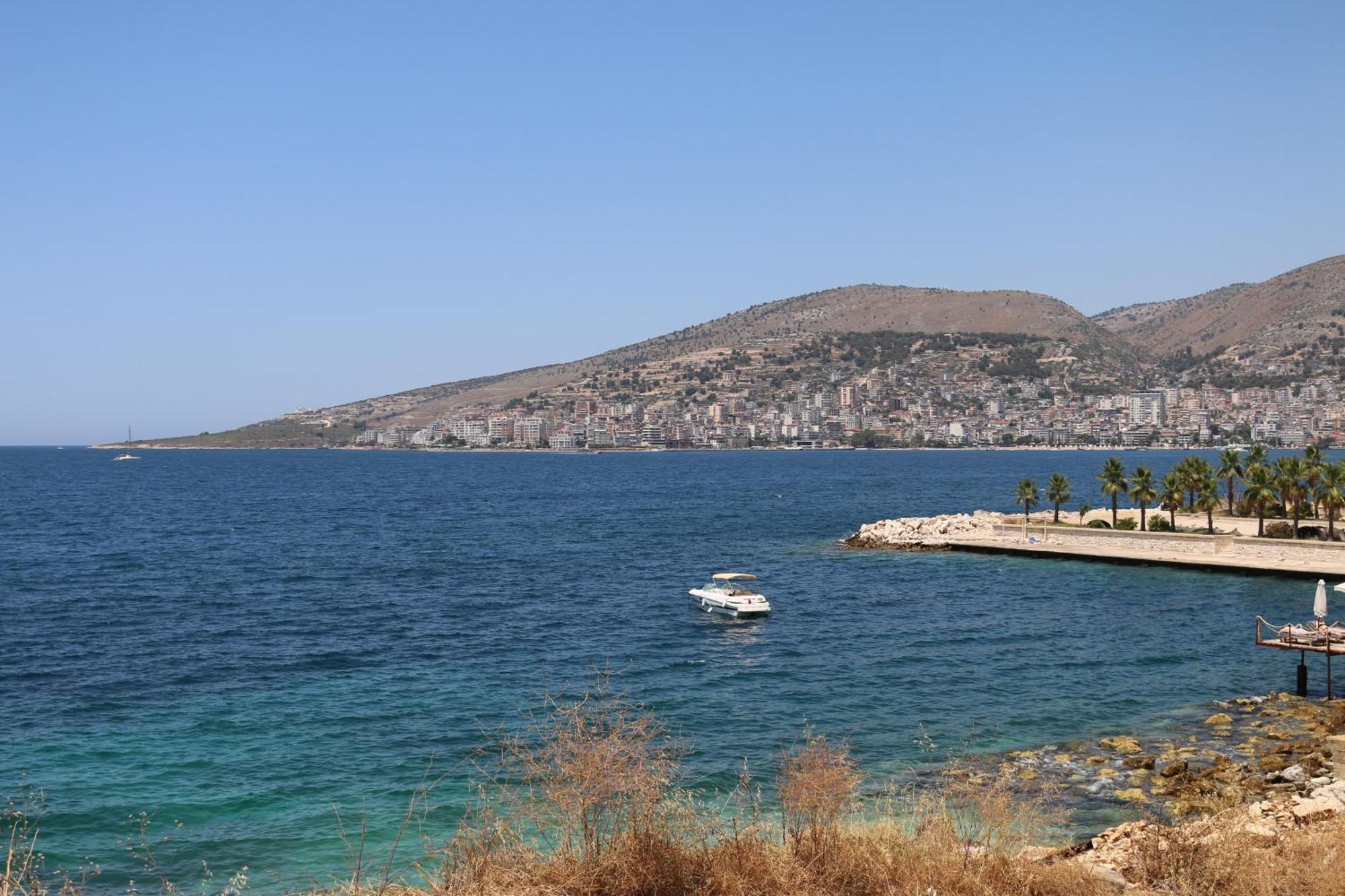 Apartment White - Sarande