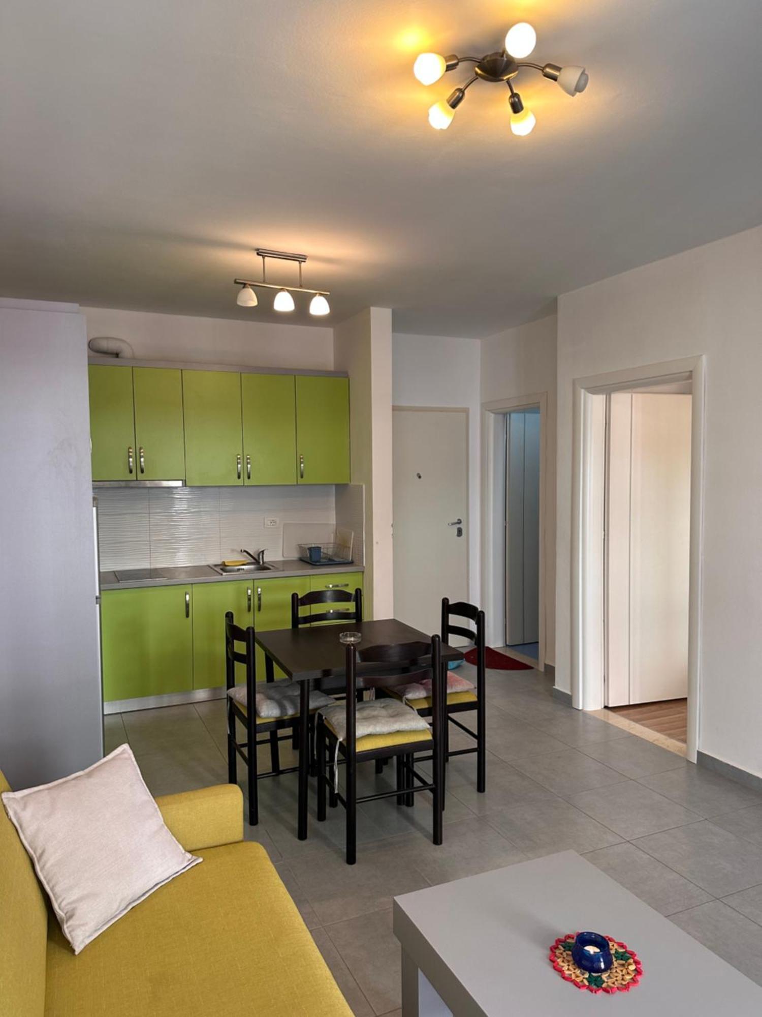 Apartament White - *